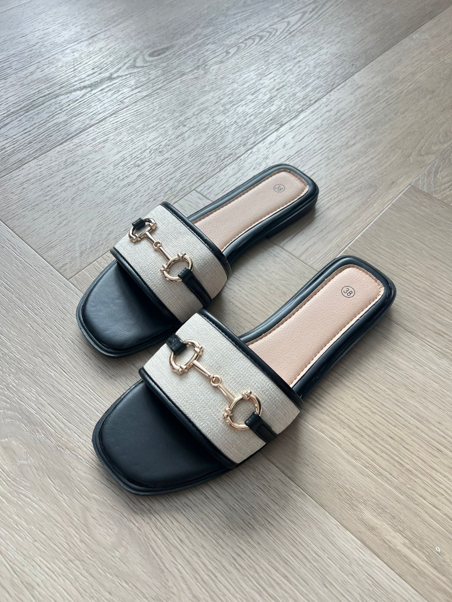 Slides GC Black